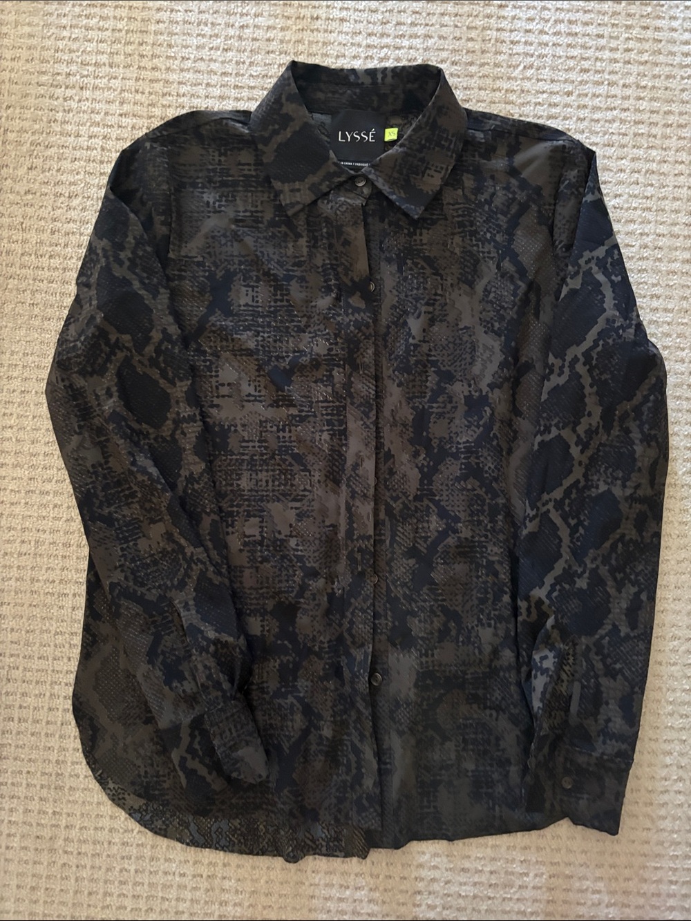 Lysse Women’s Black & Charcoal Snake-Print Button-Down Shirt
